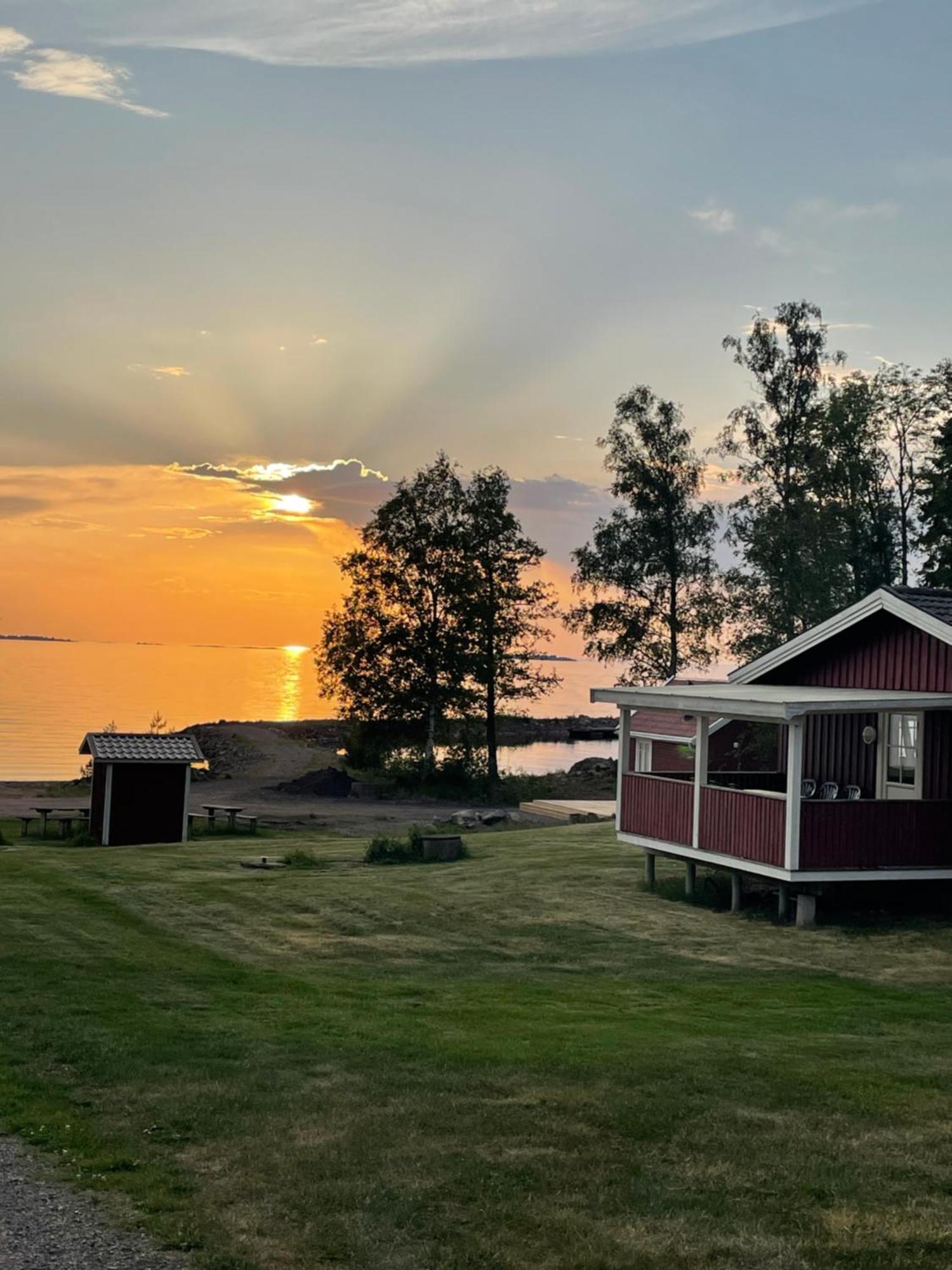 Sjötorp Askevikstugbyヴィラ エクステリア 写真